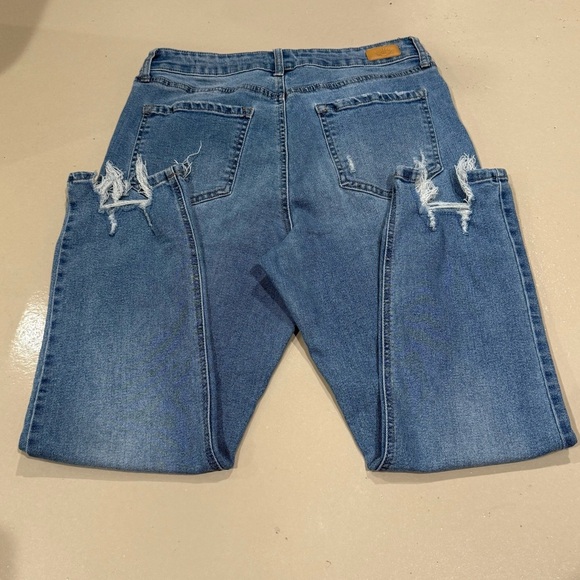 Sofia Jeans Size 10 Women’s Distressed Blue Jean capri Adora Curvy Girlfriend - Picture 4 of 7